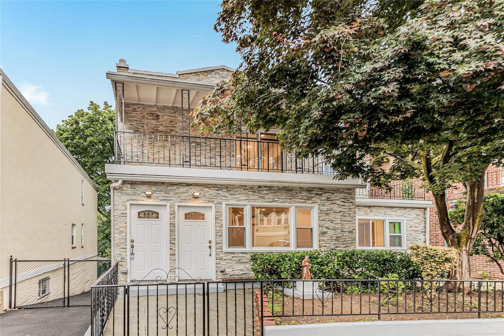 6140 Delafield Ave, Bronx, NY 10471 - photo 1