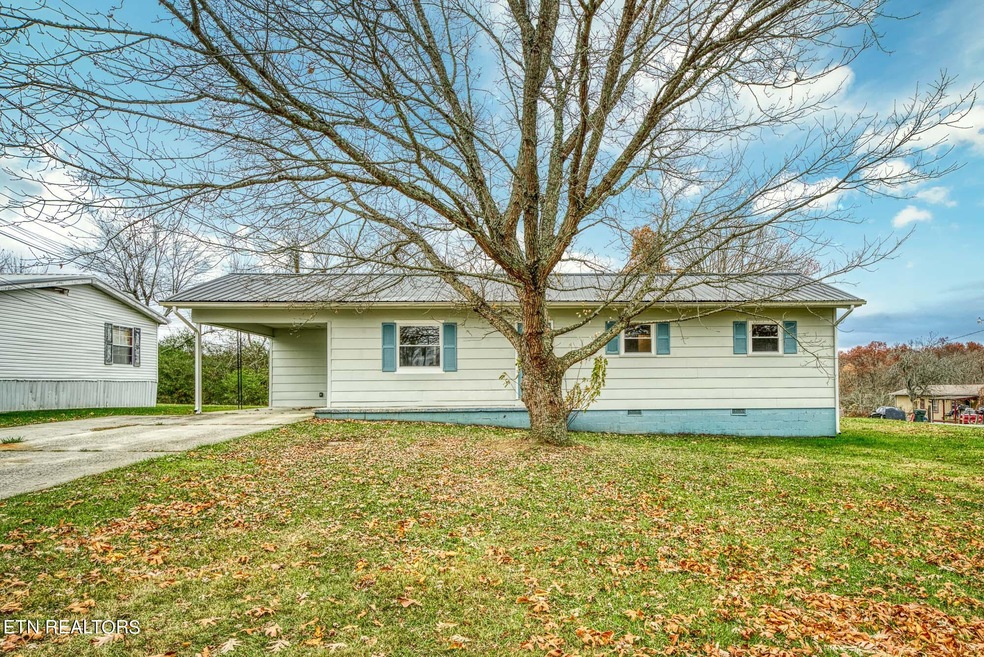 22 Lee St, Crossville, TN 38555 - photo 1