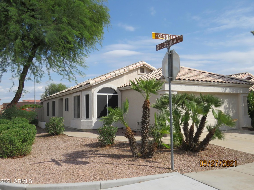 657 N Kenneth Place, Chandler, AZ 85226 - photo 1