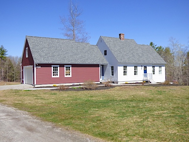 1033 Long St, Webster, NH 03303 - photo 1