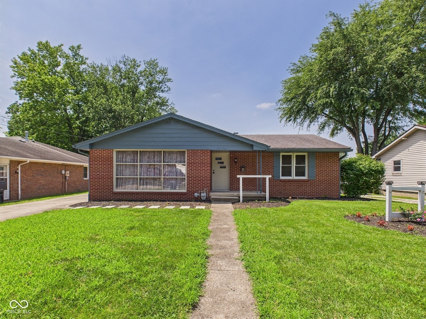 901 Fremont Dr, Anderson, IN 46012 - photo 1