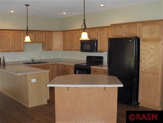 2302 Lake Ave, New Ulm, MN 56073 - photo 1