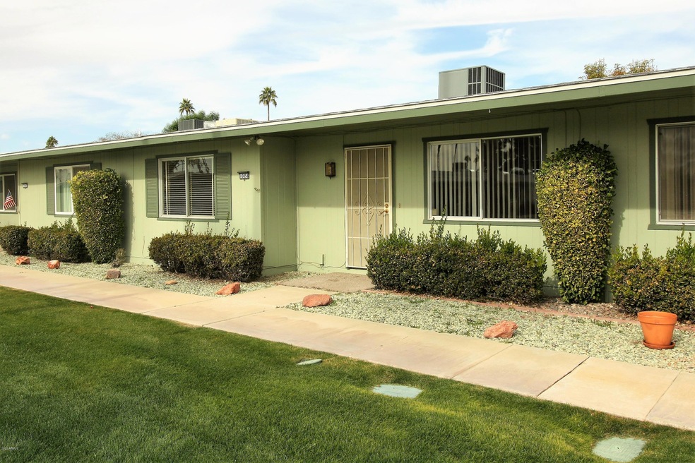 10858 W Santa fe Dr, Sun City, AZ 85351 - photo 1