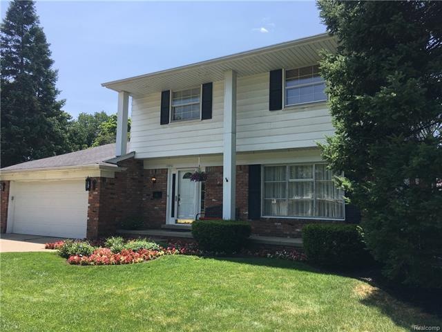 Great Livonia Colonial!