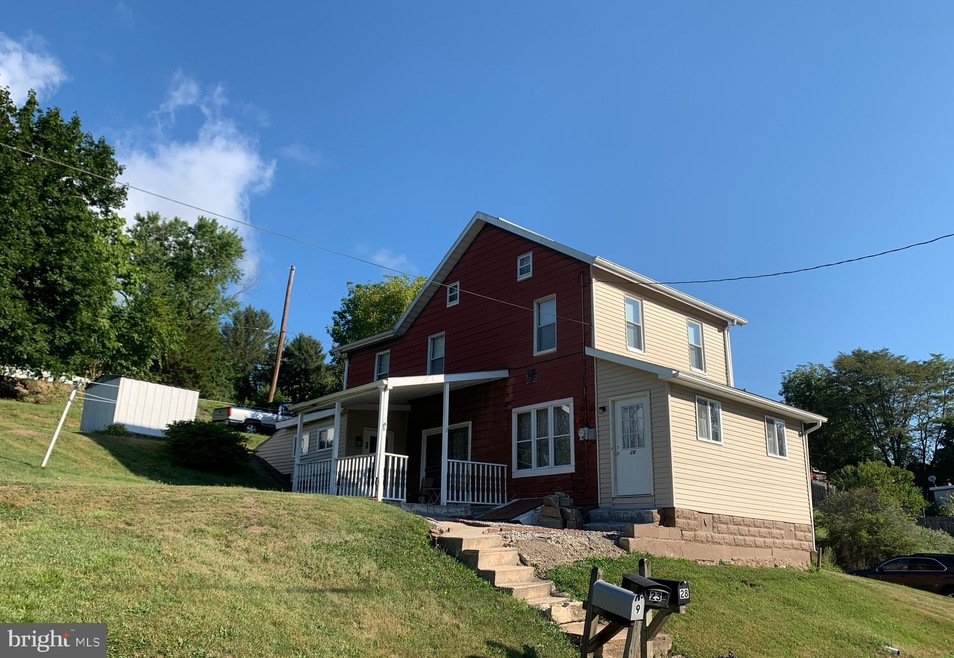 28 E 2nd St, Lehighton, PA 18235 - photo 1
