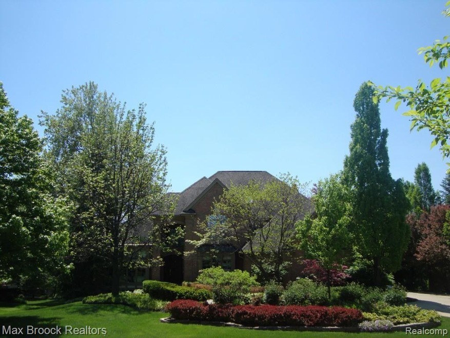3140 Woodcreek Way, Bloomfield Hills, MI 48304 - photo 1