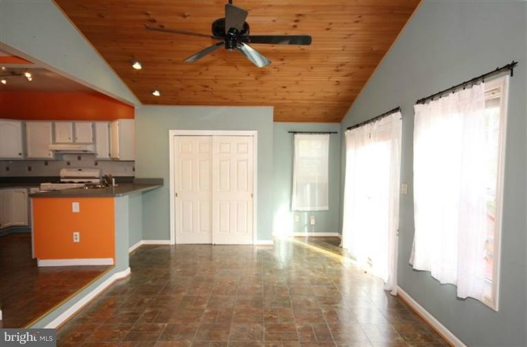 500 Dorchester Rd, Catonsville, MD 21228 - photo 1