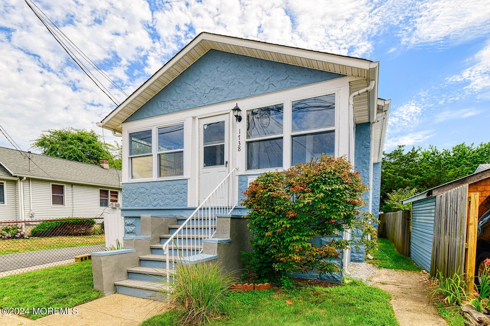 1738 Melrose Ave Belmar NJ-large-037-033