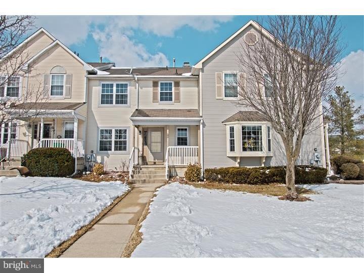 22 Stanwyck Ct, Trenton, NJ 08691 - photo 1