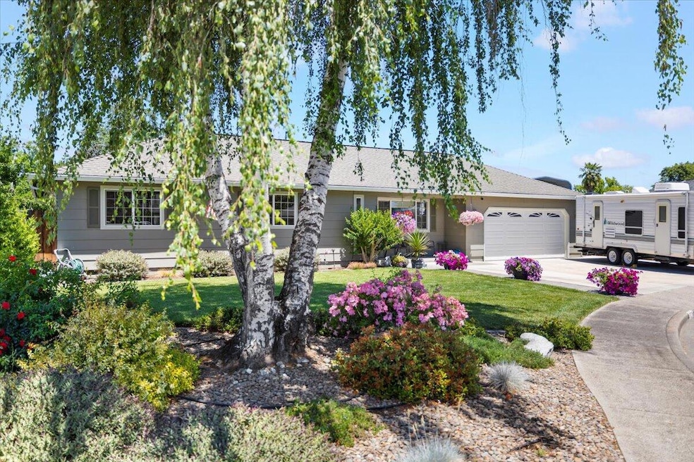 661 Prairie Ct, Central Point, OR 97502 - photo 1