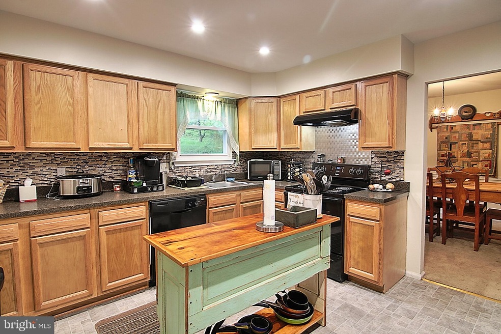 1520 Heather Place, Pottstown, PA 19464 - photo 1