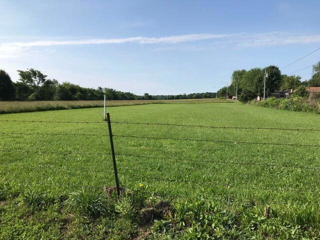 640 W Hadley St, Aurora, MO 65605 - photo 1