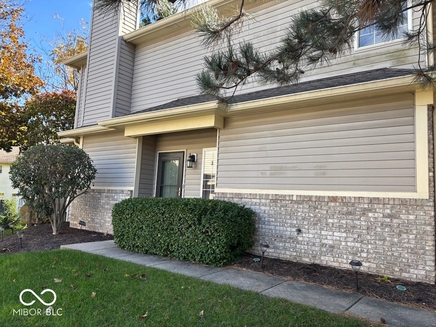 1012 Grovewood Dr, Beech Grove, IN 46107 - photo 1