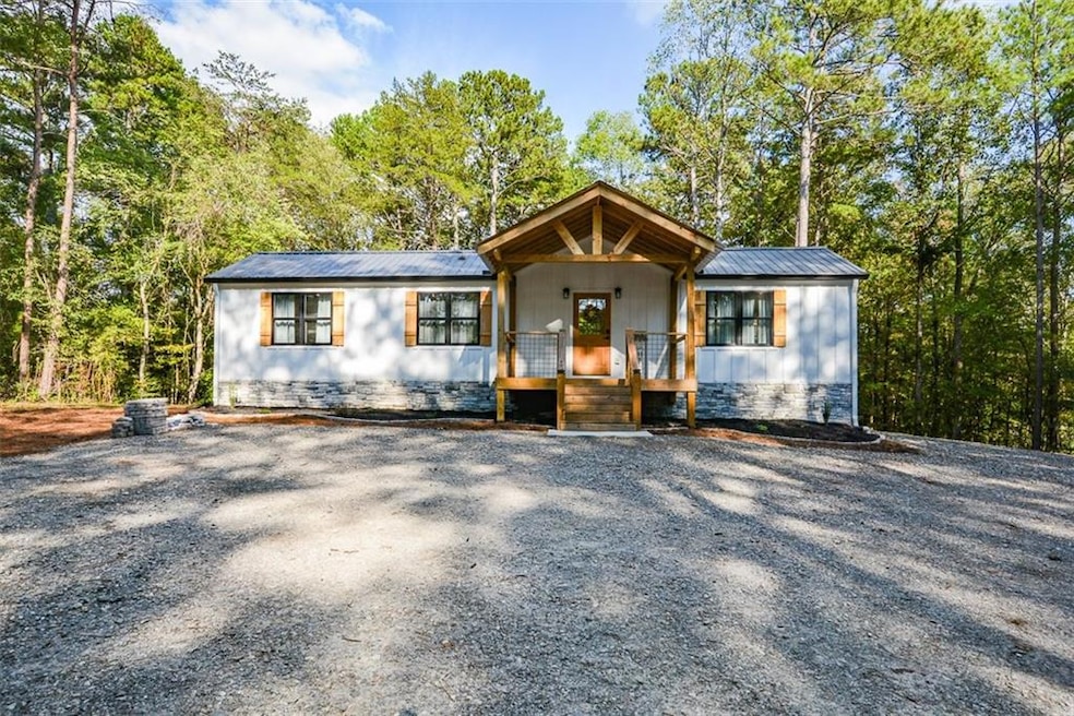 View of front of home featuring a porch