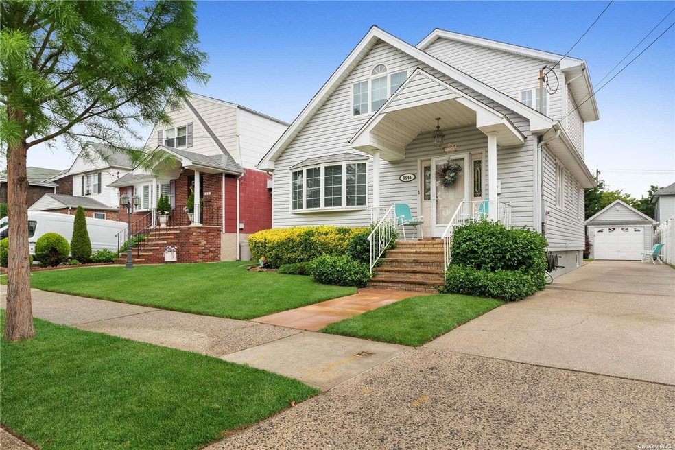 85-41 261st St, Floral Park, NY 11001 - photo 1