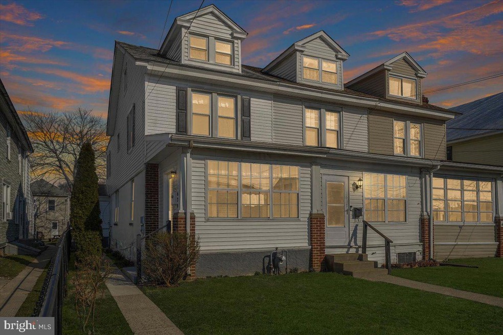 1639 Ward St, Marcus Hook, PA 19061 - photo 1