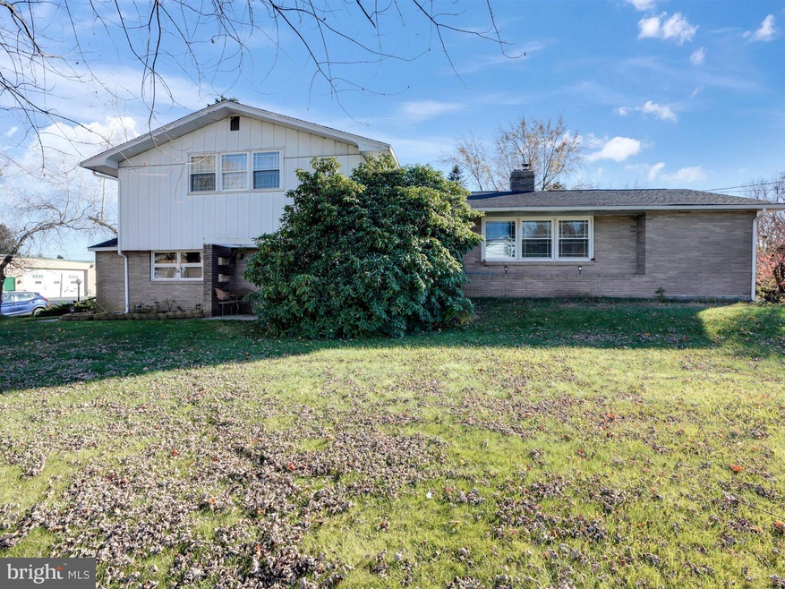 51 Mahanoy Ave, Tamaqua, PA 18252 - photo 1