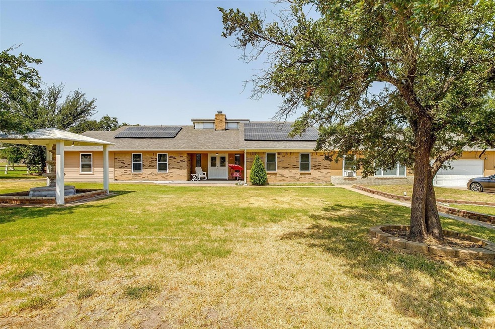 901 Conveyor Dr, Joshua, TX 76058 - photo 1