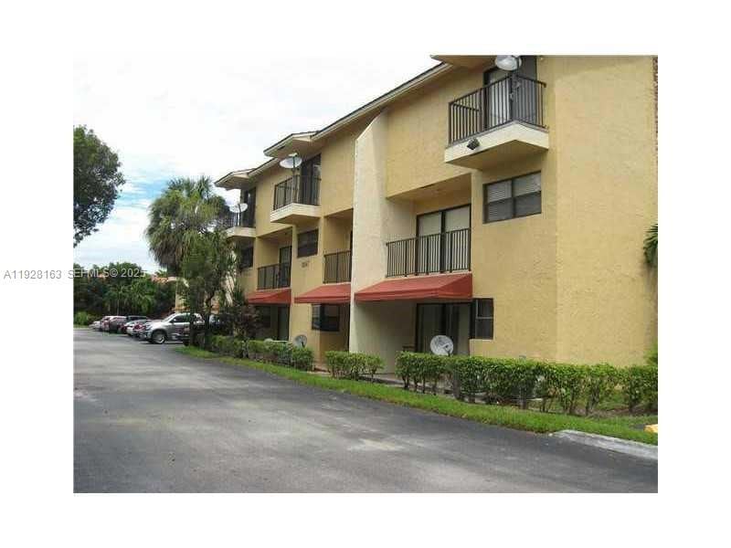 2997 Riverside Dr unit 212, Coral Springs, FL 33065 - photo 1