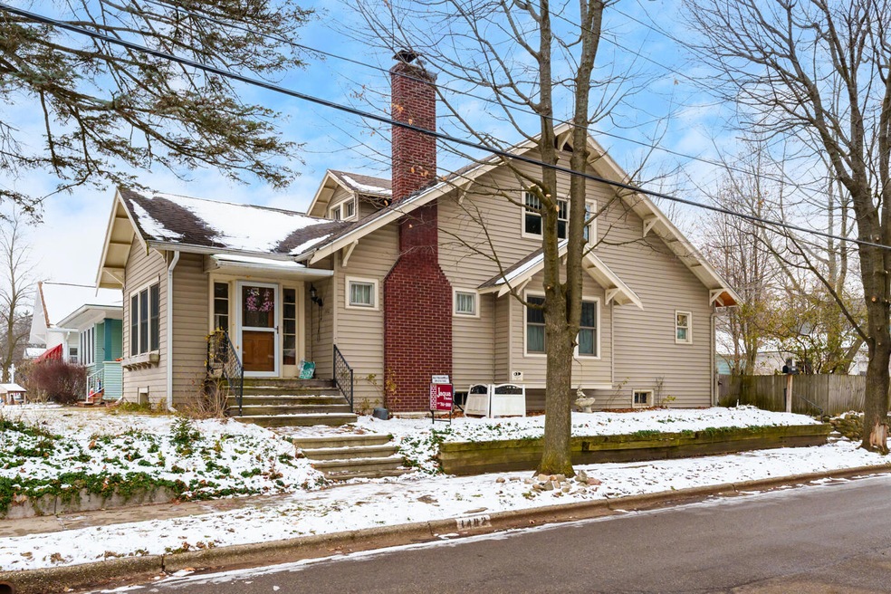 Maple_St_W_1402_Kalamazoo_49001-1