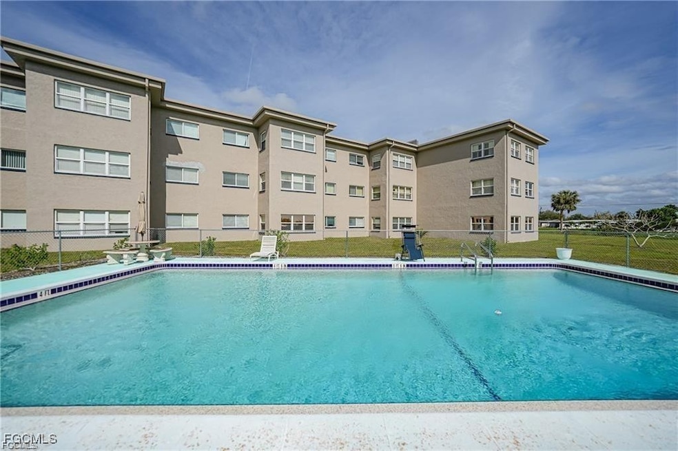 3100 Harbor Blvd unit 114, Port Charlotte, FL 33952 - photo 1