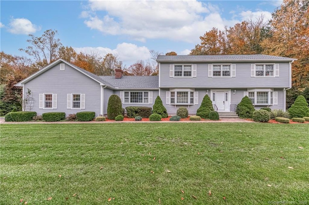 70 Deepwood Rd, Stratford, CT 06614 - photo 1