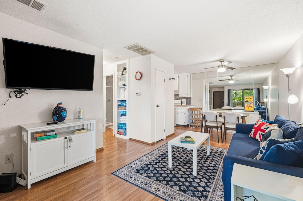 2822 N Auburn Ct unit 205, Palm Springs, CA 92262 - photo 1