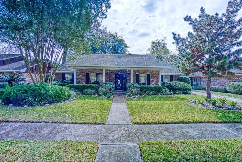 1123 Creekmont Dr, Houston, TX 77091 - photo 1