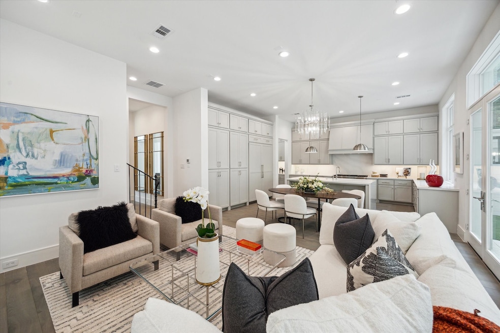 Welcome to 10 Wentworth Square Avenue! This partic