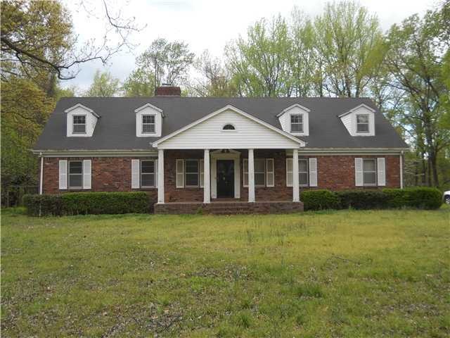 Gracious Southern Charm. Strong built in 1964 and 
