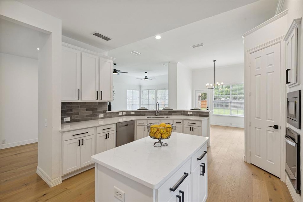 1012 S Hollow Dr, Southlake, TX 76092 - photo 1