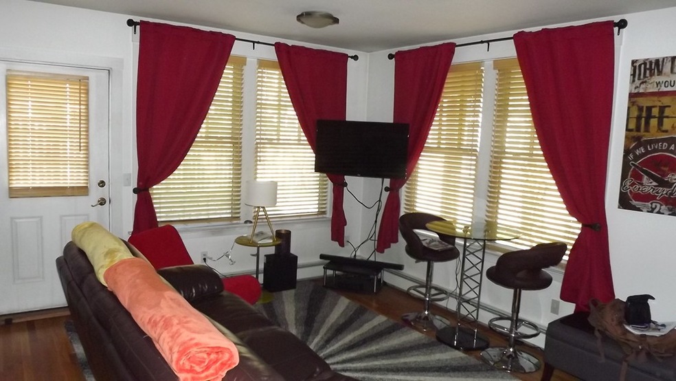 429 Norfolk St unit 3, Somerville, MA 02143 - photo 1