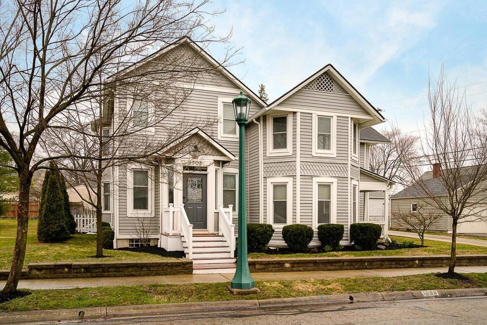 1508 Barrington Rd, Columbus, OH 43221 - photo 1