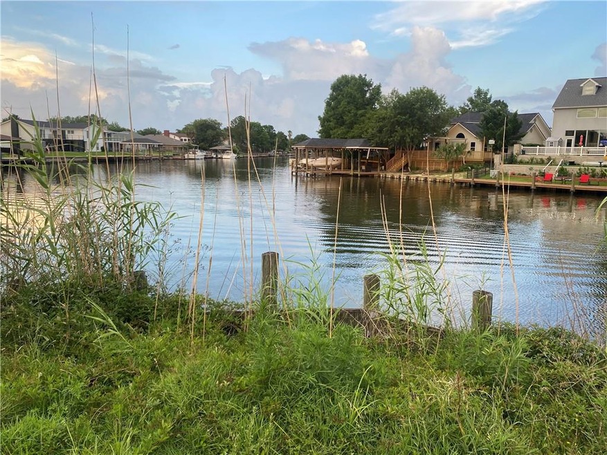 view of Clipper Dr canal and Eden Isle DR canal