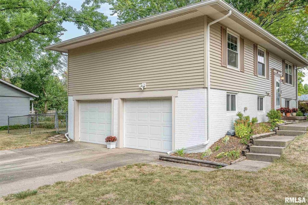5608 Taylor Ct, Davenport, IA 52806 - photo 1