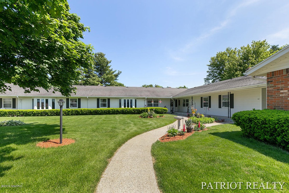 7345 Pine Grove Building