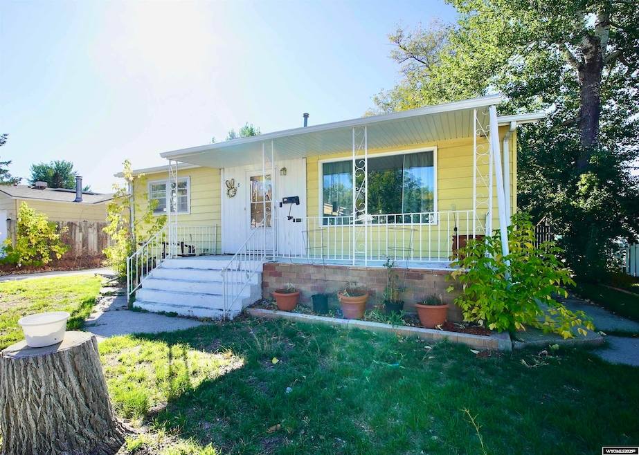 1828 S Poplar St, Casper, WY 82601 - photo 1