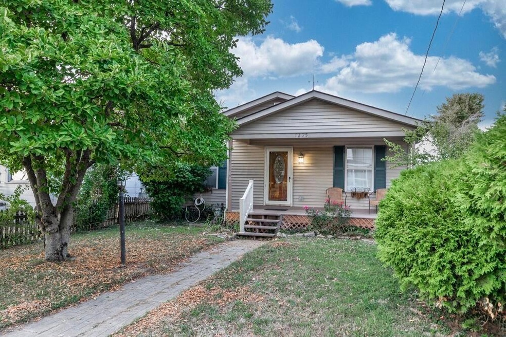 F4129743-E757-4CB5-B7FD-6457E88C5905_1_2