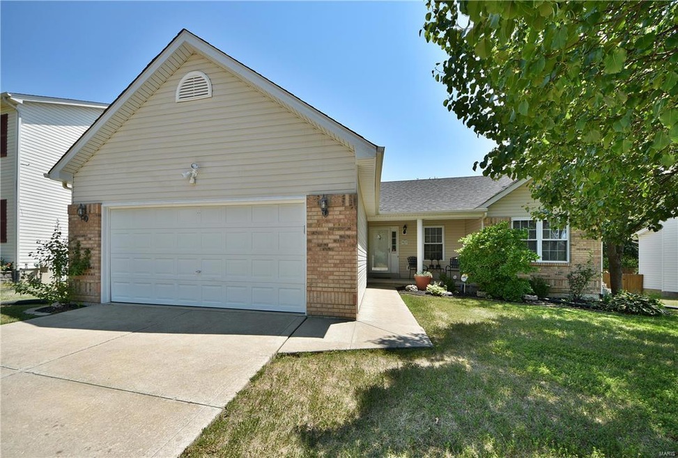 2612 Breezy Point Lane, O Fallon 63368-8326
