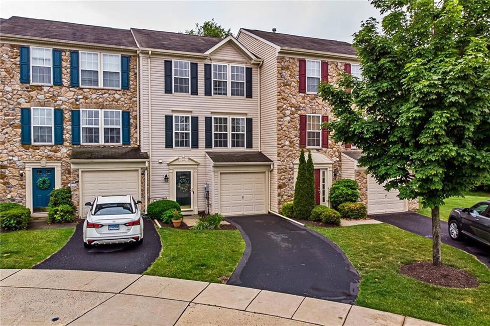 4558 Par Ct, Center Valley, PA 18034 - photo 1