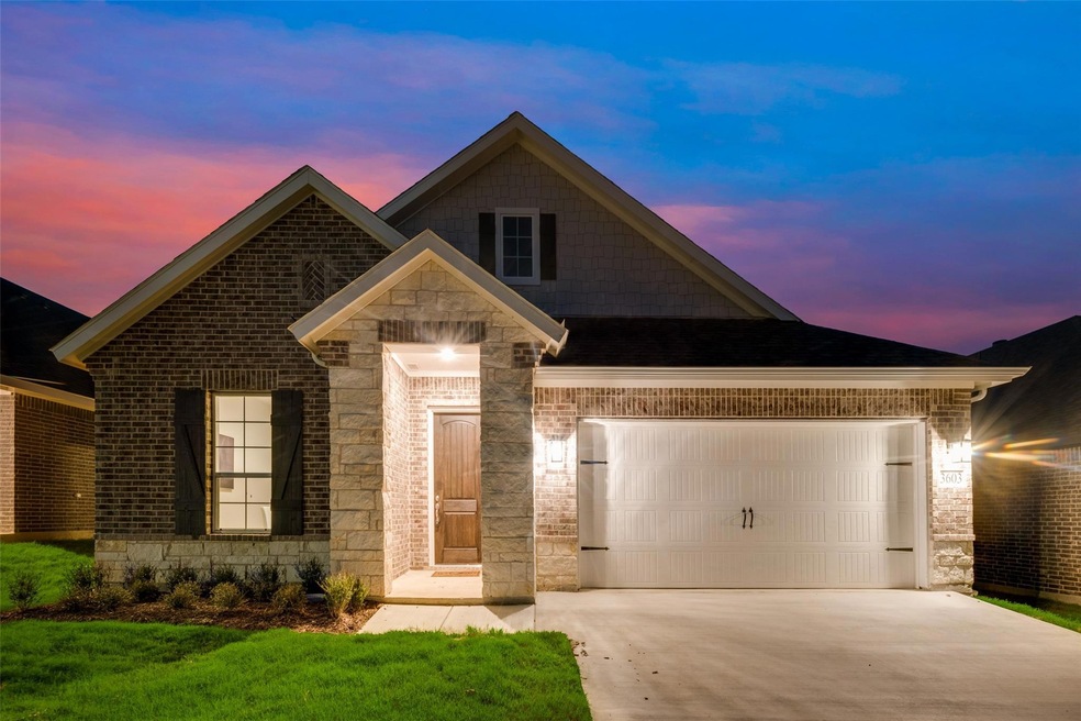 3603 Austin St, Gainesville, TX 76240 - photo 1