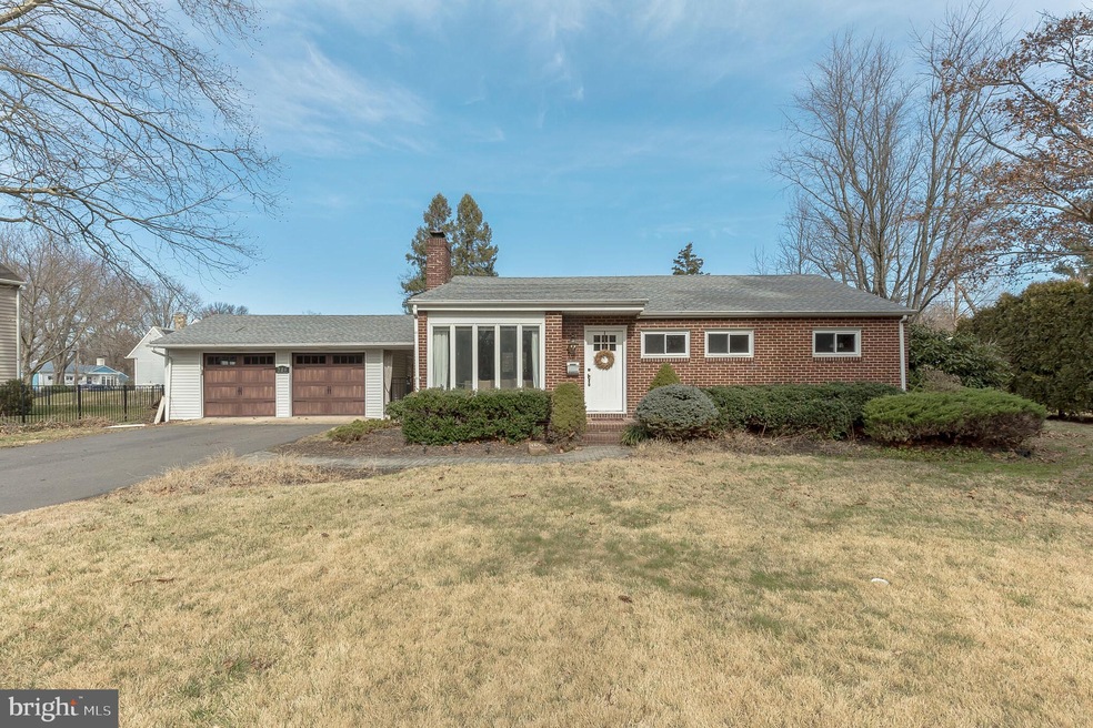 709 E Camden Ave, Moorestown, NJ 08057 - photo 1