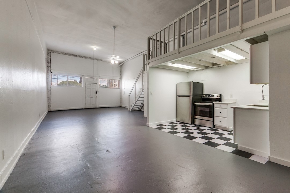 2007 S Ervay St unit 2011, Dallas, TX 75215 - photo 1