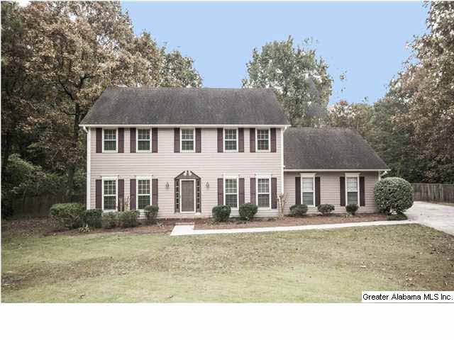 NEW LISTING WITH STREET APPEAL AND LARGE CUL-DE-SA
