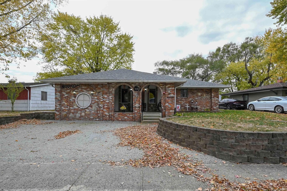 813 Tomahawk Blvd, Kokomo, IN 46902 - photo 1