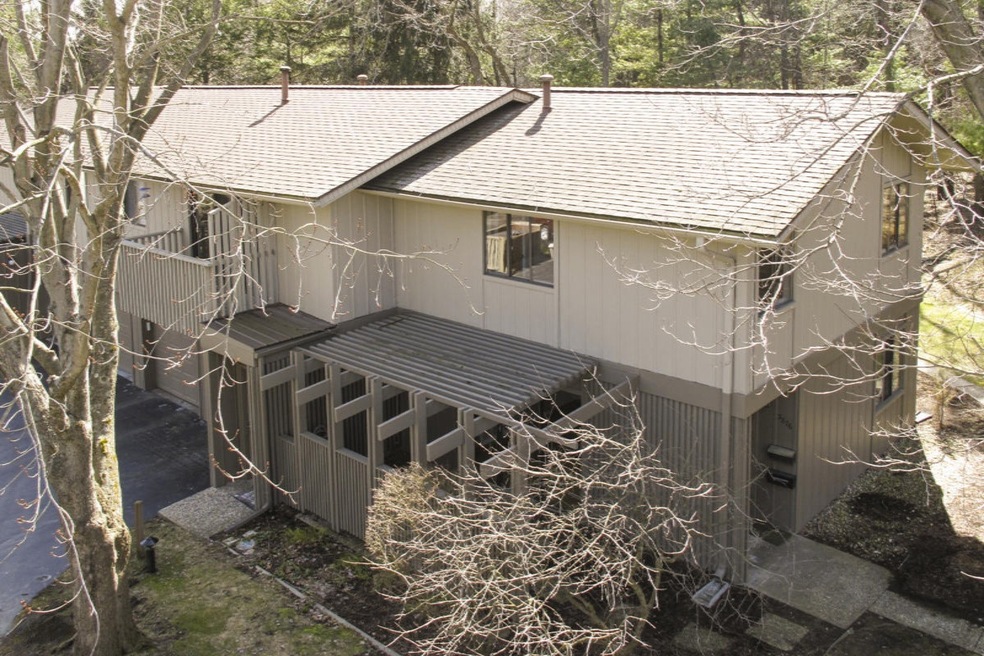 3876 greenleaf cir-101