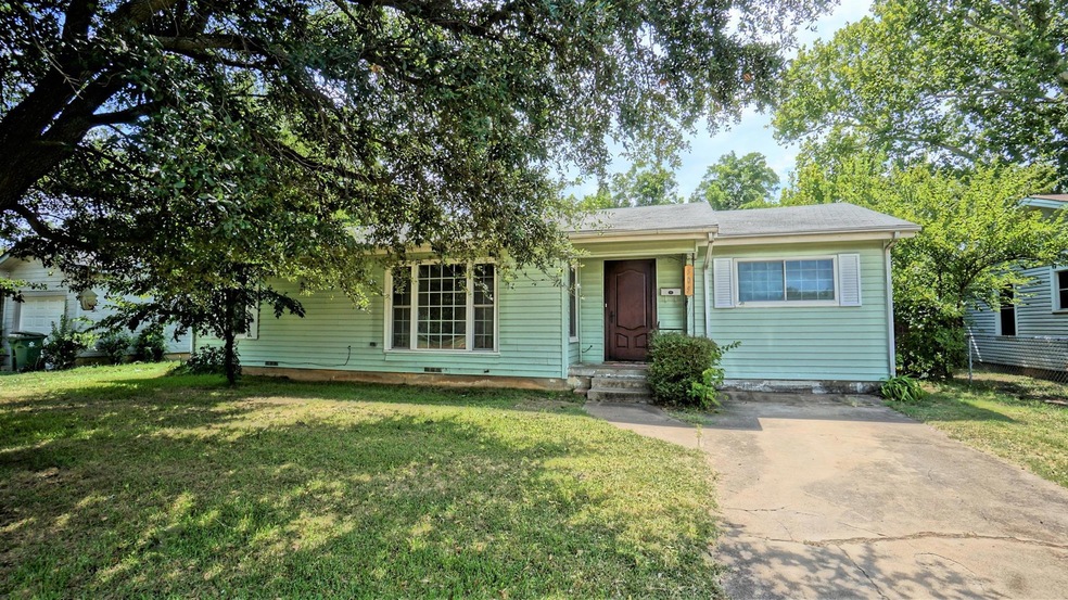505 Harmon Rd, Hurst, TX 76053 - photo 1