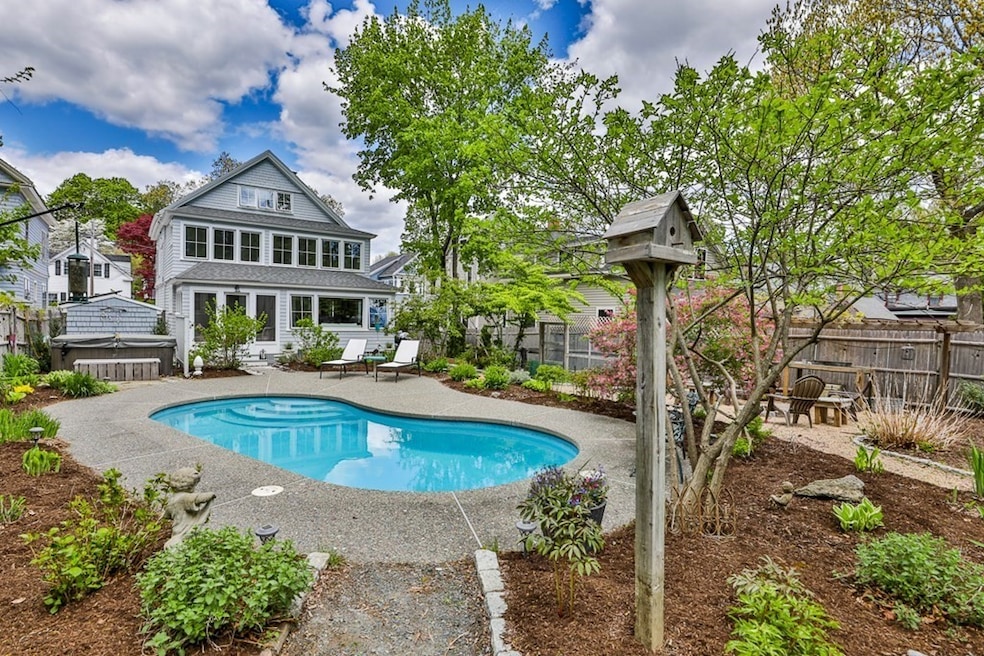 5 Arlington St, Newburyport, MA 01950 - photo 1