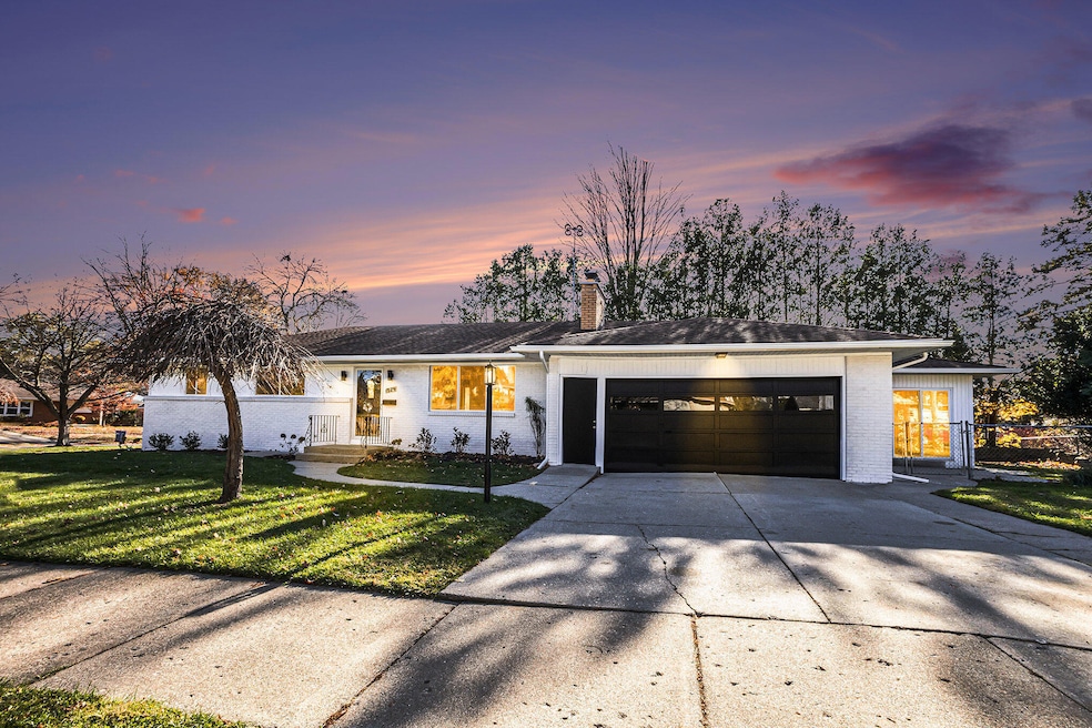 1524 Sweet St NE, Grand Rapids, MI 49505 - photo 1