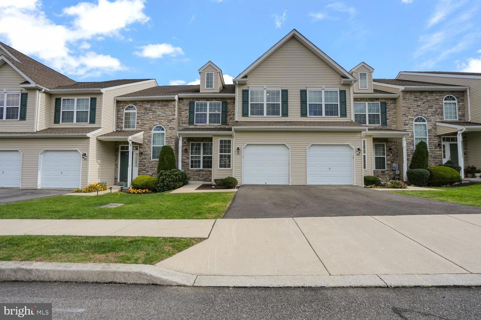 67 Emily Ct, Reading, PA 19606 - photo 1